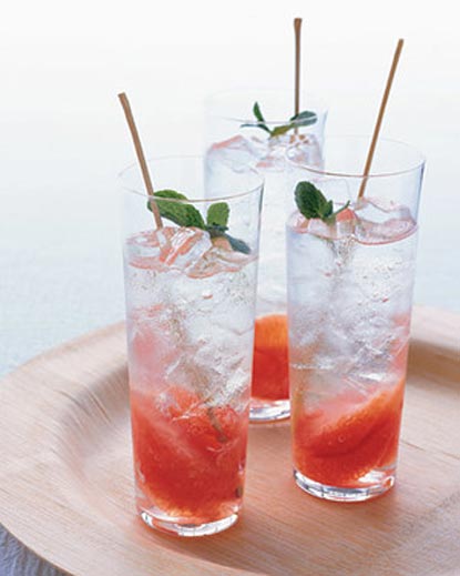 Grapefruit and Mint Mojito